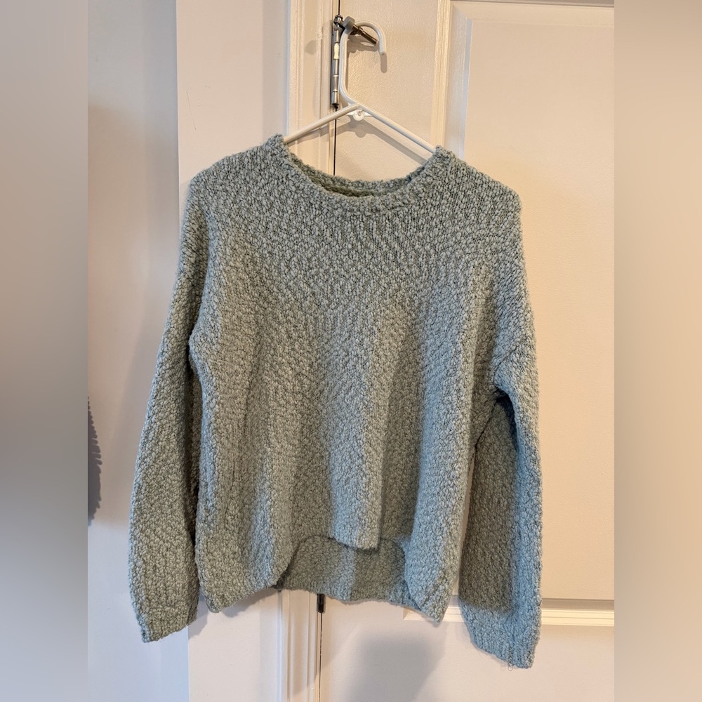 Women’s Sweater - Picture 1 of 3